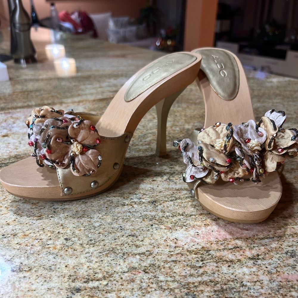 heels by Aldo Lightly used but in good condition. Size 7.5